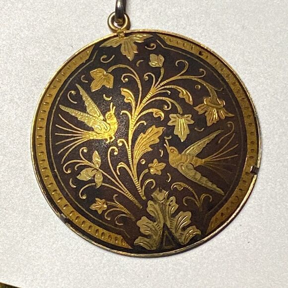 Round Damascene Floral and Bird Pendant - Picture 2 of 6